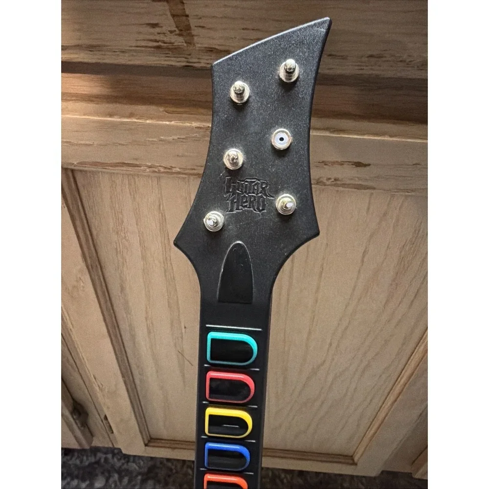 Guitar Hero Band Hero 5 Red Wireless Guitar Controller NO DONGLE